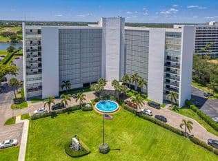 2+1 Condo — 336 Golfview Road #518, North Palm Beach, 33408