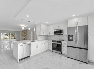 2-bedroom Condo — 2303 Lucaya Ln APT H2, Pompano Beach, 33066