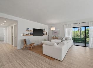 3-bedroom Condo — 11355 Pond View Drive #D104, Wellington, 33414