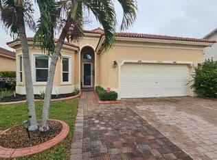 5-bedroom Single-Family Home — 4120 NE 22nd Ct, Homestead, 33033