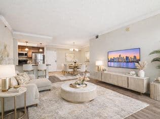 2-bedroom Condo — 2000 N Bayshore Dr APT 304, Miami, 33137