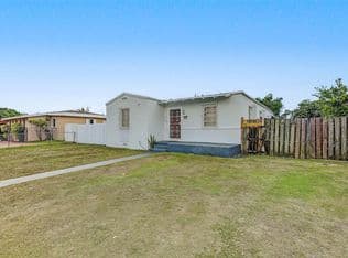 2+1 Müstakil ev — 3940 NW 2nd St, Miami, 33126