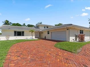 5+1 Müstakil ev — 1961 NE 188th St, Miami, 33179