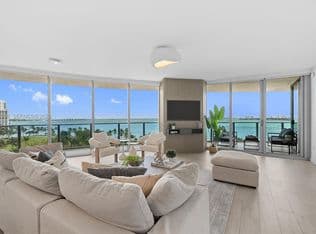 3-bedroom Condo — 488 NE 18th St #715, Miami, 33132