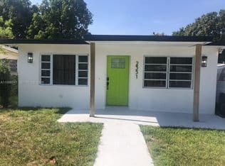 2+1 Müstakil ev — 2351 NW 152nd Ter, Miami Gardens, 33054