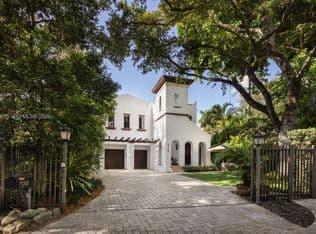 4+1 Müstakil ev — 3740 Irvington Ave, Miami, 33133