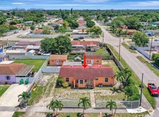 6+1 Müstakil ev — 2890 NW 160th St, Miami Gardens, 33054