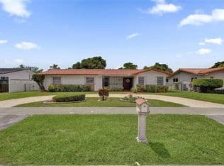 3+1 Müstakil ev — 10214 SW 26th Ter, Miami, 33165