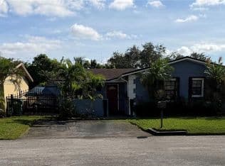 4+1 Müstakil ev — 2926 NW 191st Ln, Miami Gardens, 33056