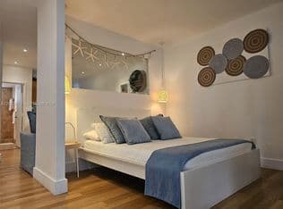 Condo — 751 Collins Ave Suite 1, Miami Beach, 33139