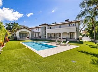 6-bedroom Single-Family Home — 165 Paloma Dr, Coral Gables, 33143