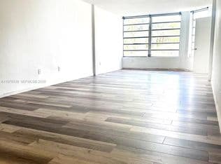 1-bedroom Condo — 1501 NE 191st St APT C312, Miami, 33179