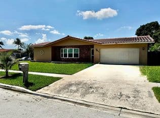 5+1 Müstakil ev — 6600 NW 23rd Street, Margate, 33063