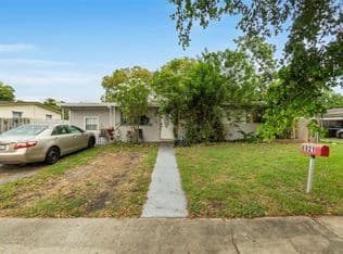 3-bedroom Single-Family Home — 6921 Taylor St, Hollywood, 33024