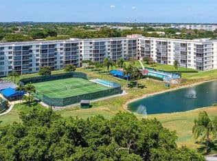 2+1 Condo — 800 S Hollybrook Dr APT 305, Pembroke Pines, 33025