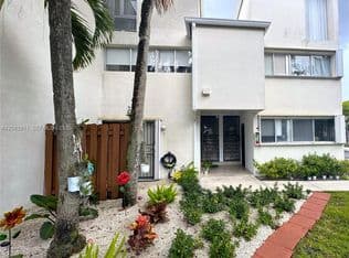 2+1 Townhouse — 1910 SW 17th Ave APT 8, Miami, 33145