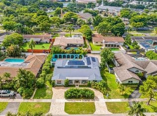 4+1 Müstakil ev — 633 N Crescent Dr, Hollywood, 33021