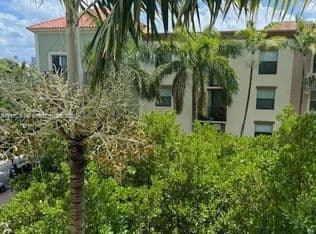 1+1 Condo — 1919 Van Buren St APT 516A, Hollywood, 33020