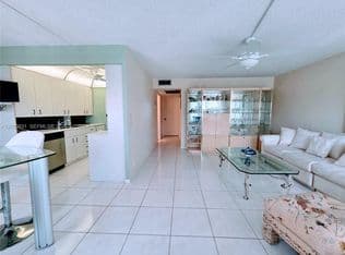 2-bedroom Condo — 3076 Exeter E #3076, Boca Raton, 33434