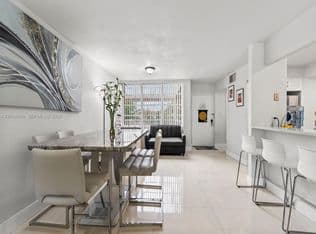 2-bedroom Condo — 7021 Environ Blvd APT 320, Fort Lauderdale, 33319