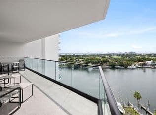 3-bedroom Condo — 5500 Collins Ave APT 1401, Miami Beach, 33140