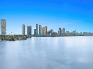 2+1 Condo — 3600 Mystic Pointe Dr APT 1017, Aventura, 33180