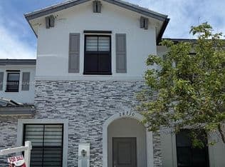 3+1 Townhouse — 28710 SW 133rd Ct, Homestead, 33033