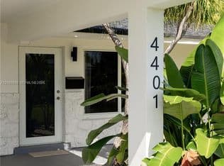 3+1 Müstakil ev — 4401 NE 13th Ave, Oakland Park, 33334