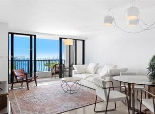 1+1 Condo — 555 NE 15th St APT 26B, Miami, 33132
