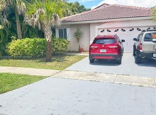 4-bedroom Single-Family Home — 131 SW 178th Way, Pembroke Pines, 33029