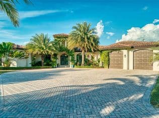 4-bedroom Single-Family Home — 15701 SW 254th St, Homestead, 33031