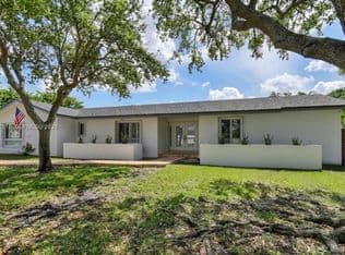 5-bedroom Single-Family Home — 13241 SW 104th Ave, Miami, 33176