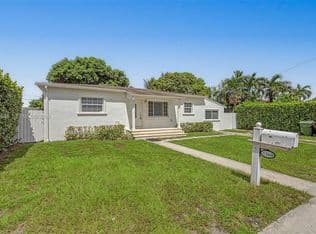 4-bedroom Single-Family Home — 5360 W 2nd Ave, Hialeah, 33012