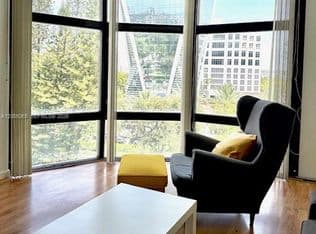 1+1 Condo — 20100 W Country Club Dr APT 608, Aventura, 33180