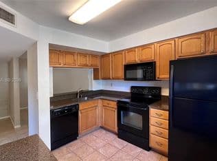 2-bedroom Condo — 757 NW 92nd Ave #757, Plantation, 33324
