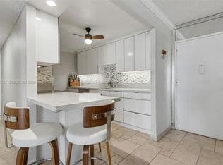 2+1 Condo — 211 S Ocean Dr APT 205, Hollywood, 33019