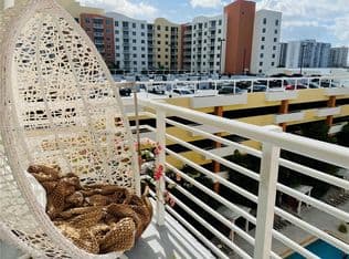 1-bedroom Condo — 2775 NE 187th St APT 628, Aventura, 33180