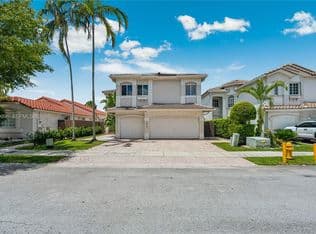 5+1 Müstakil ev — 10865 NW 73rd Ter, Doral, 33178