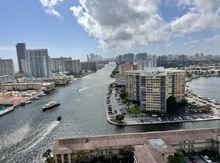 2+1 Condo — 2602 E Hallandale Beach Blvd #R2105, Hallandale, 33009