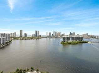 4+1 Condo — 3370 Hidden Bay Dr APT 2813, Aventura, 33180