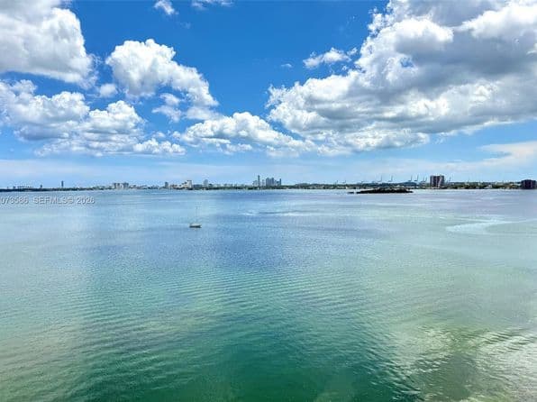 2-bedroom Condo — 600 NE 36th St APT 1404, Miami, FL 33137
