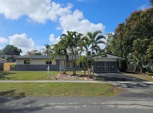 4+1 Müstakil ev — 221 SW 53rd Ave, Fort Lauderdale, 33317