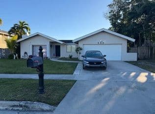 4+1 Müstakil ev — 680 NW 49th Avenue, Coconut Creek, 33063