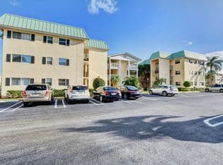 1+1 Condo — 29 COLONIAL CLUB Drive #202, Boynton Beach, 33435