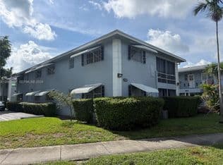 2-bedroom Condo — 3720 Harrison St APT 1, Hollywood, 33021