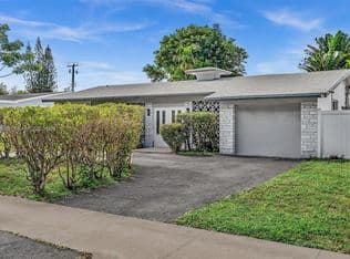 4+1 Müstakil ev — 4810 Johnson St, Hollywood, 33021