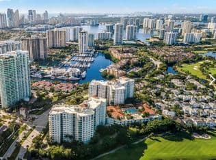 2+1 Condo — 20000 E Country Club Dr #Penthouse 01, Aventura, 33180