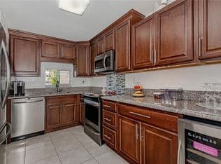 2-bedroom Condo — 9410 N Hollybrook Lake Dr #11-109, Hollywood, 33025