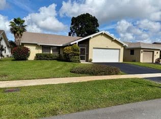 3-bedroom Single-Family Home — 10633 Greenbriar Court, Boca Raton, 33498