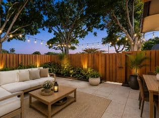 2-bedroom Townhouse — 2229 22nd Way, West Palm Beach, 33407